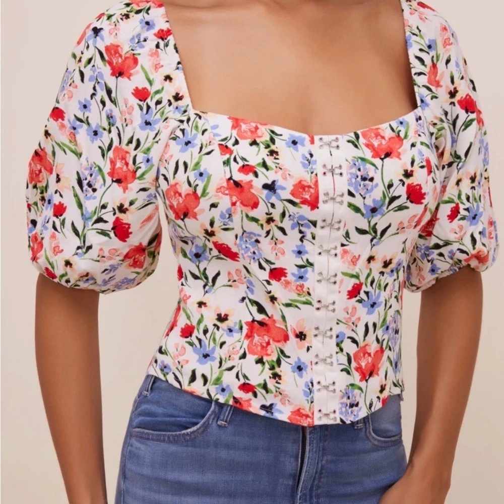 ASTR the Label Hook & Eye Square Neck Blouse Red Multi Floral